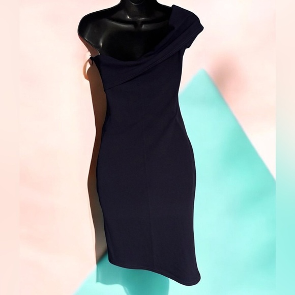 Missguided Navy Blue Off-Shoulder Dress size 4 length 37in pit to pit 13in - Picture 2 of 6